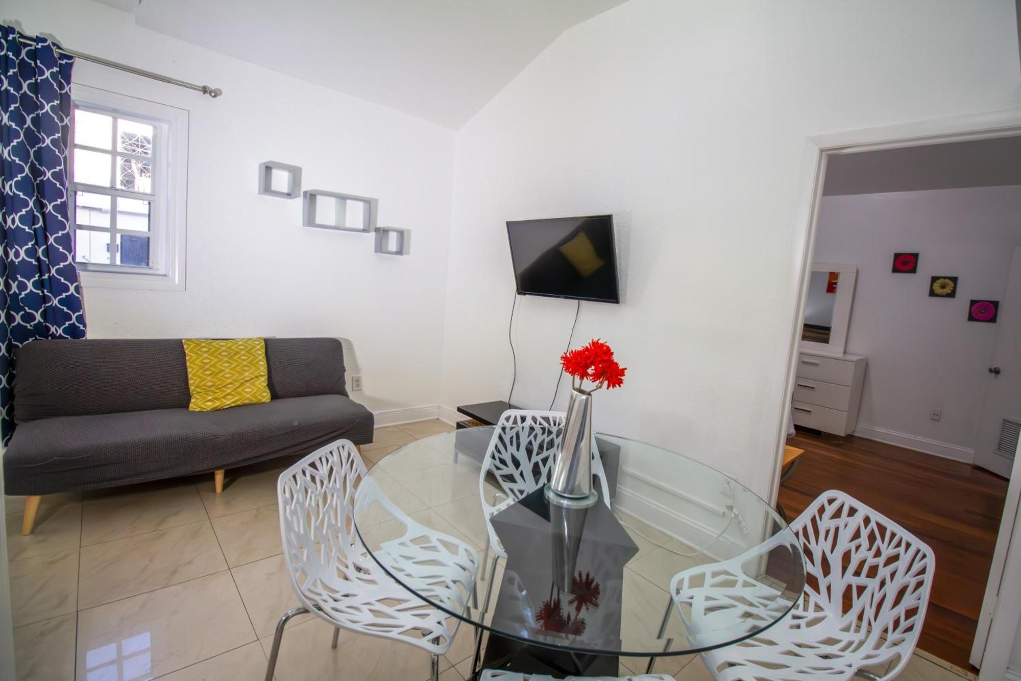 Hispaniola Apartments Part Of The Oasis Casita Collection Маями Бийч Екстериор снимка