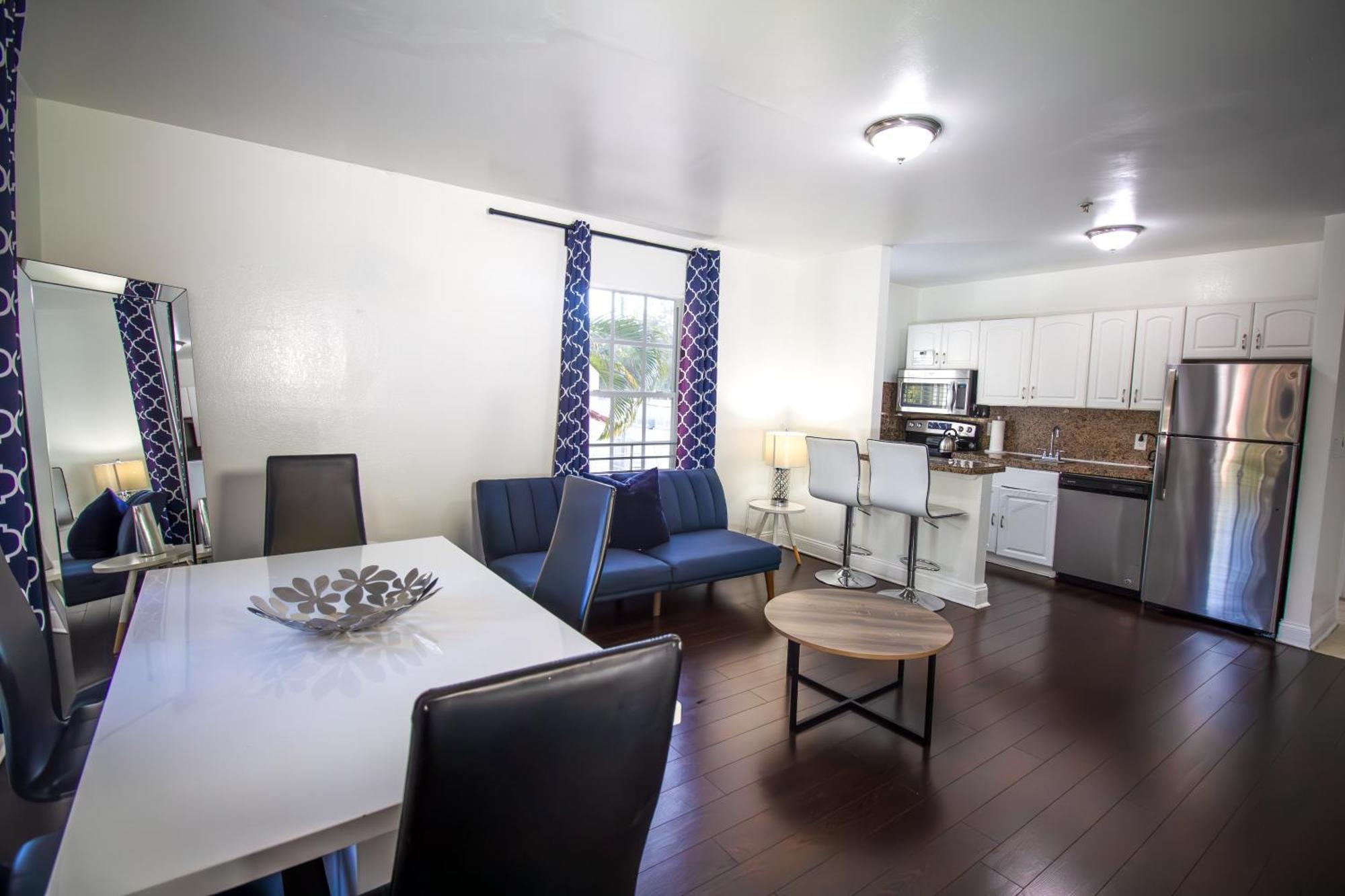 Hispaniola Apartments Part Of The Oasis Casita Collection Маями Бийч Екстериор снимка