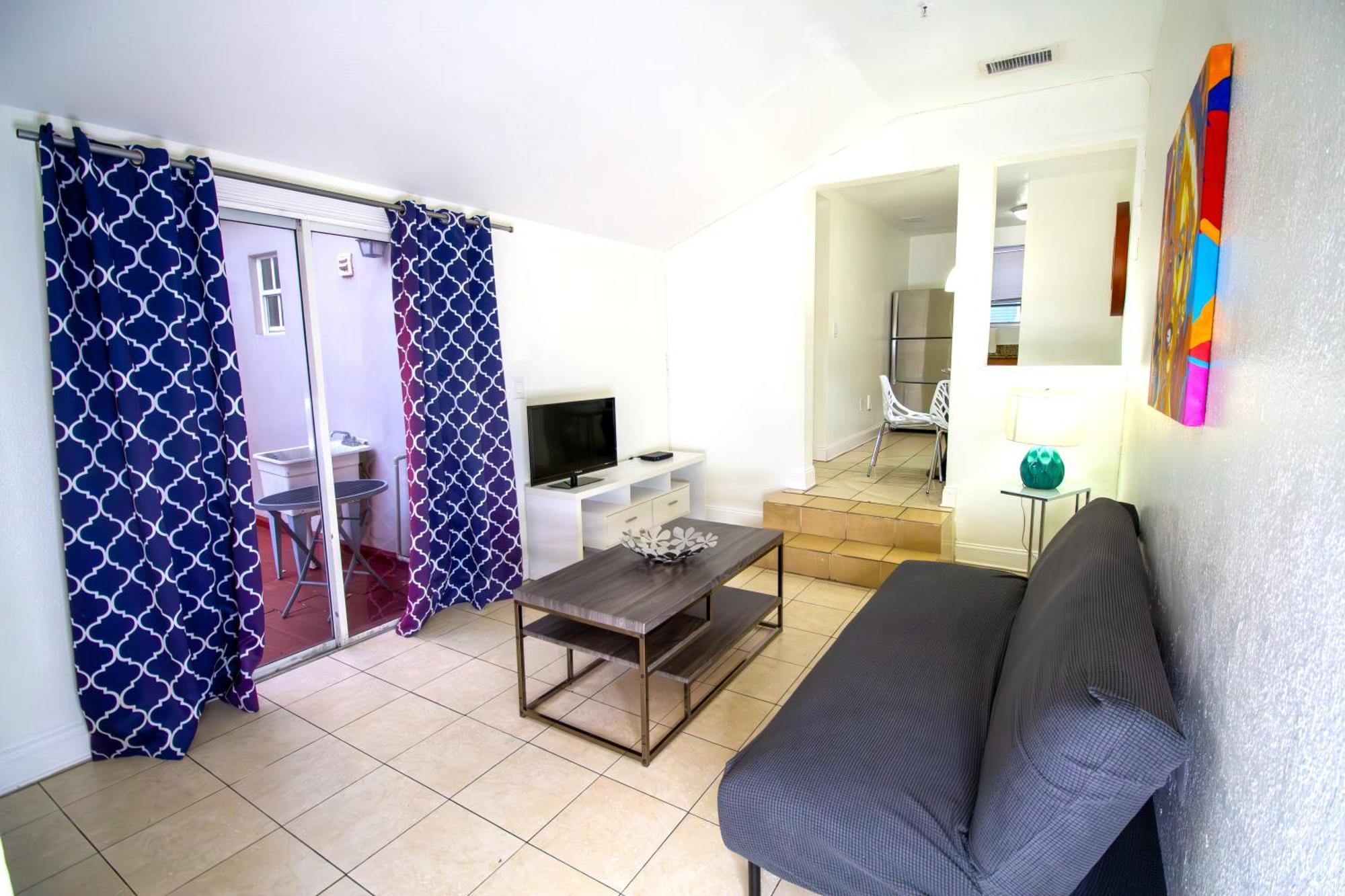 Hispaniola Apartments Part Of The Oasis Casita Collection Маями Бийч Екстериор снимка